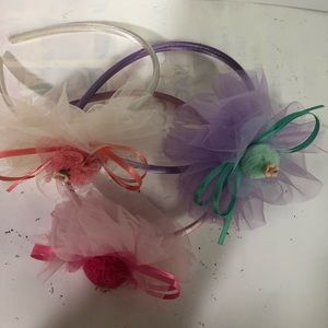 I’m selling girl hair band set of three